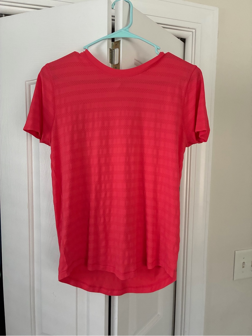 DSG Short Sleeve Knit Tee in Bright Pink